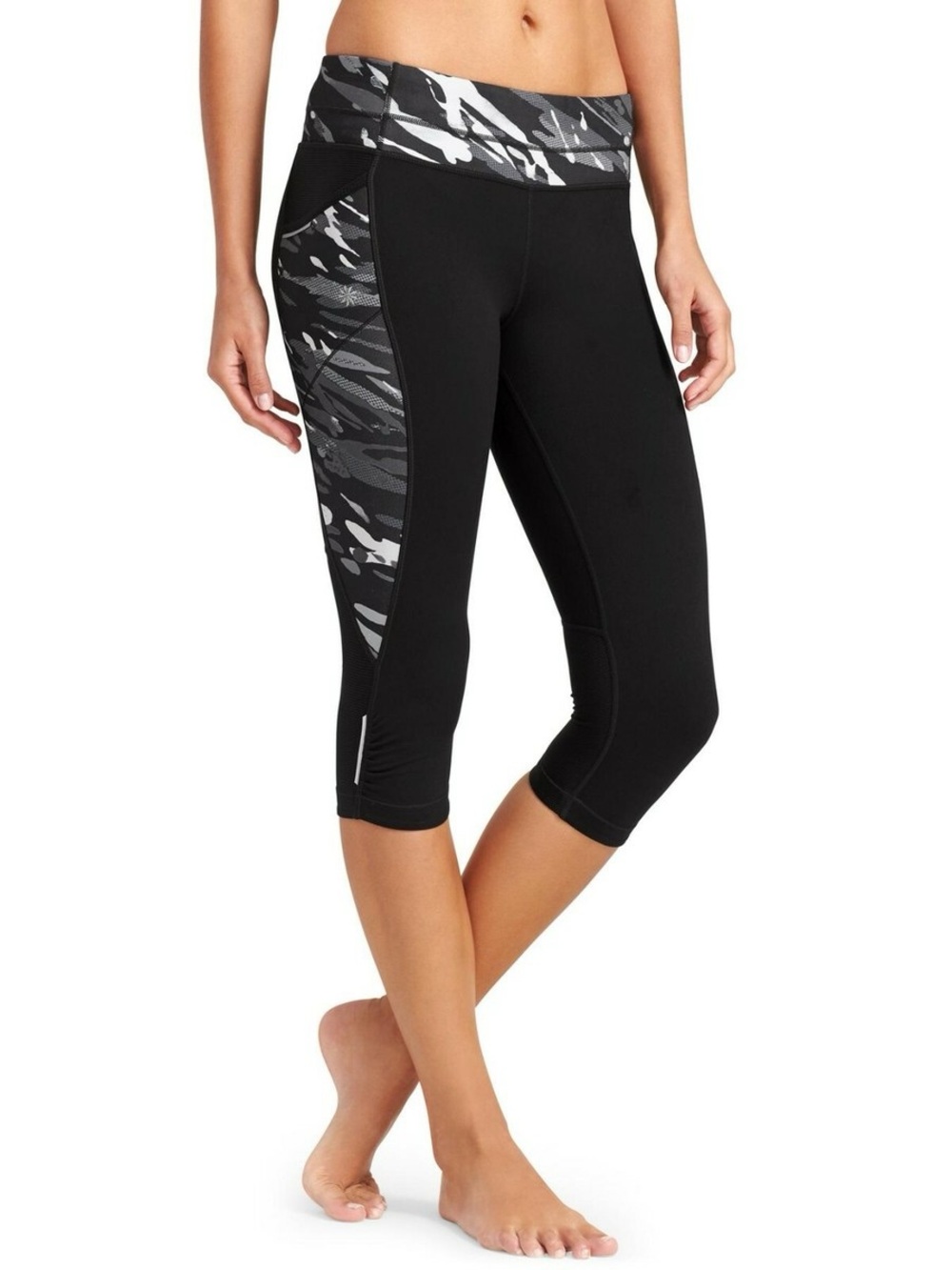 Athleta Spliced Fire Be Free Knickers XS Black Gray Camo Crop Leggings